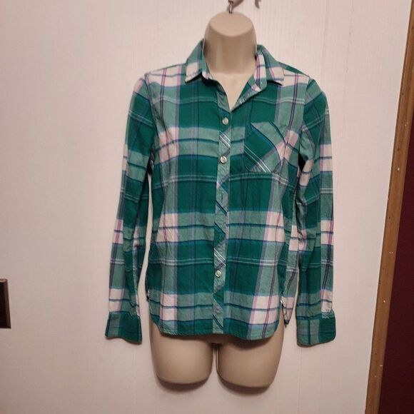 American Eagle XS VGC 17 in pit to pit 22 1/4 inch shoulder down - Picture 1 of 6